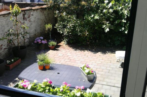 charming house with 3 bedrooms & terrace 10 minutes from city centre